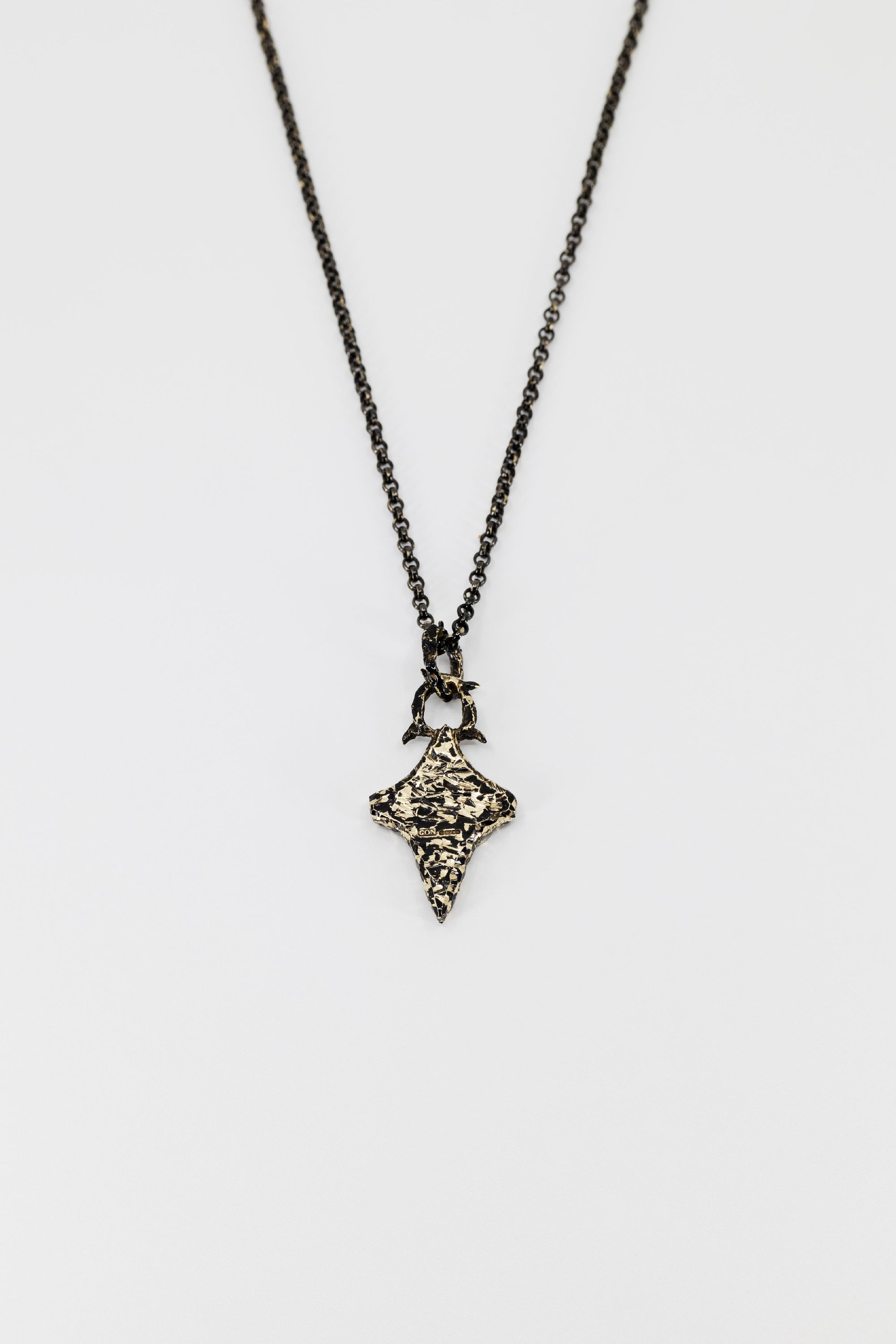 Acruxis Pendant Obsidian | Yellow Gold, Black Ruthenium Plating & White Diamonds